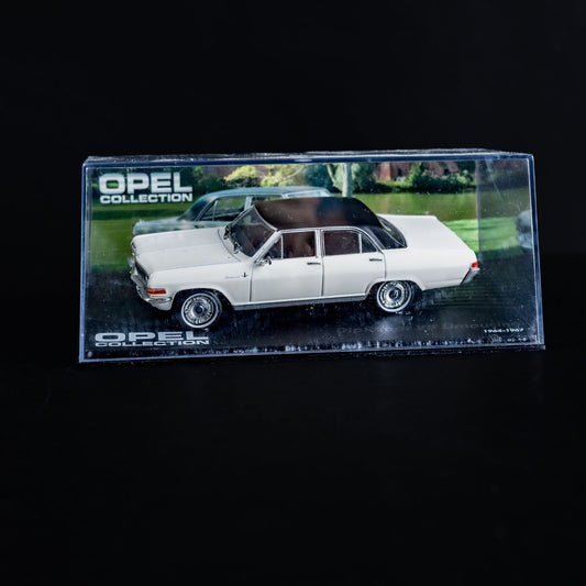 Opel Collection - Diplomat V8 (1964-1967) - 1:43 Stand-Modell - Mini-Vitrine
