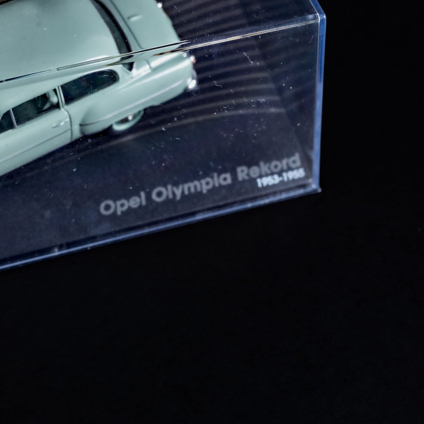 Opel Collection - Olympia Rekord (1953-1955) - 1:43 Stand-Modell - Mini-Vitrine