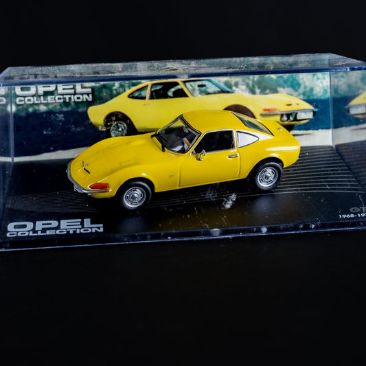 Opel Collection - Opel GT (1968-1973) - 1:43 Stand-Modell - Mini-Vitrine