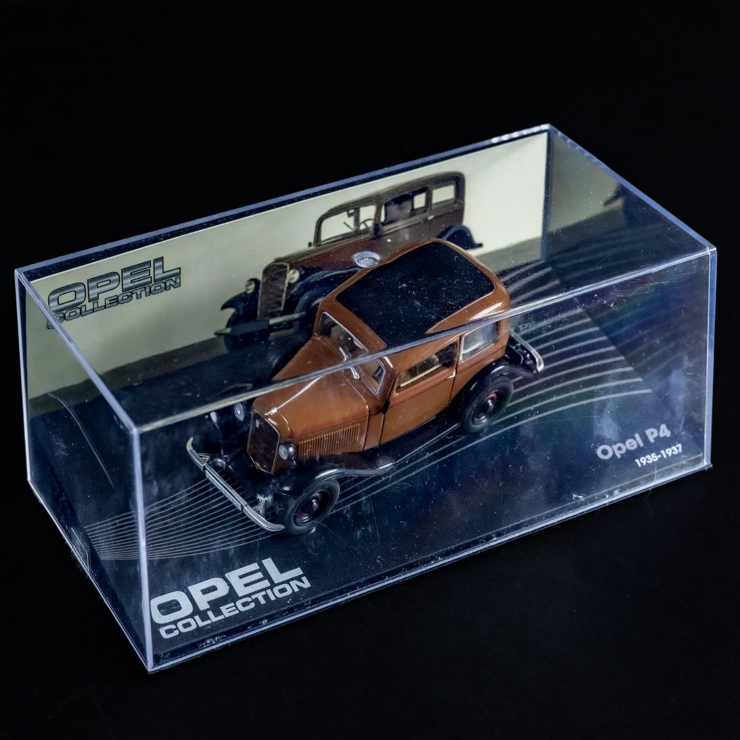 Opel Collection - Opel P4 (1935-1937) - 1:43 Stand-Modell - Mini-Vitrine