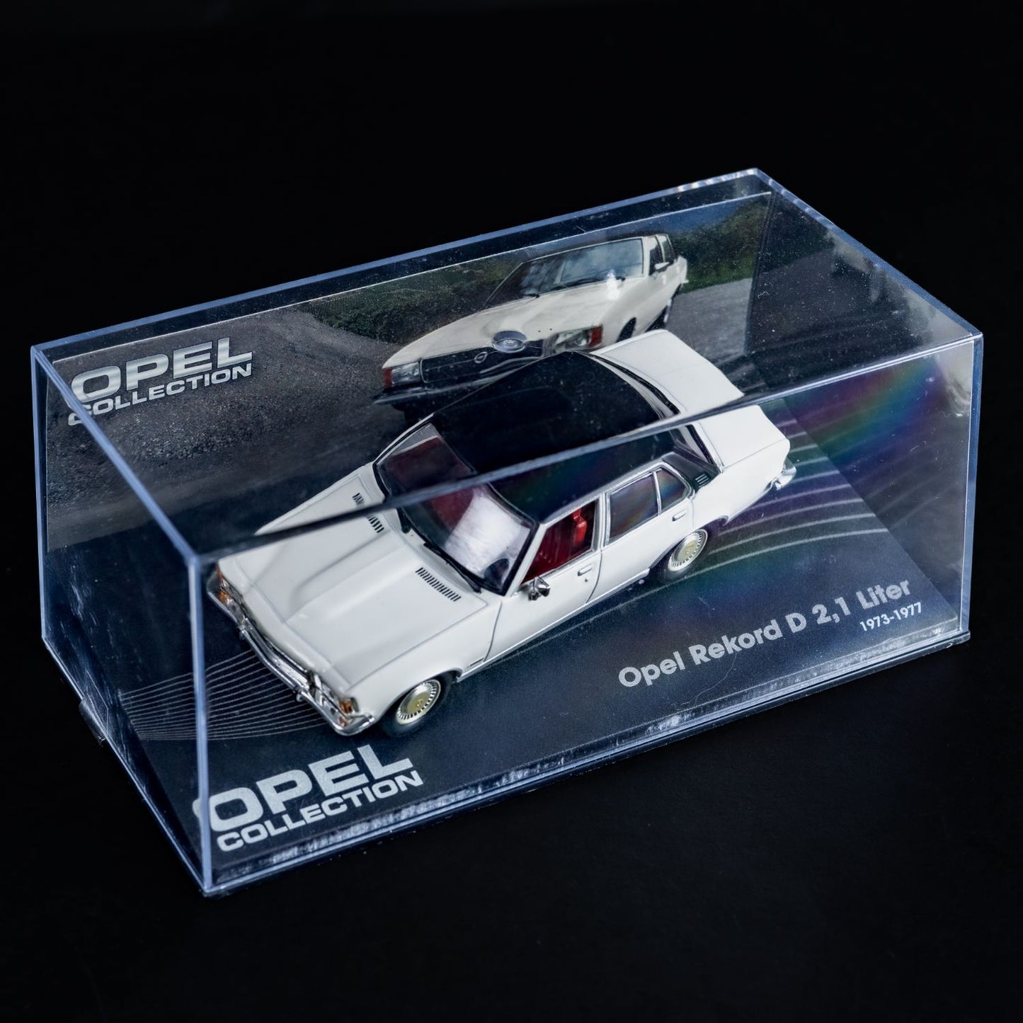 Opel Collection - Rekord D 2,1 Liter (1973-1977) - 1:43 Stand-Modell - Vitrine