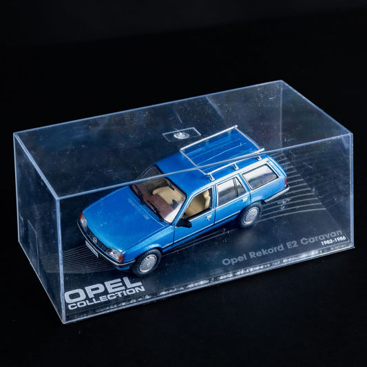 Opel Collection - Rekord E2 Caravan 1982-1986 - 1:43 Stand-Modell - Mini-Vitrine
