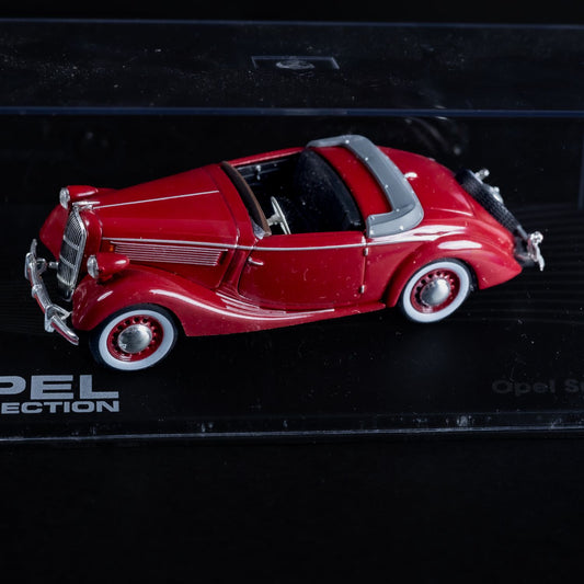 Opel Collection - Super 6 (1937-1938) - 1:43 Stand-Modell - Mini-Vitrine