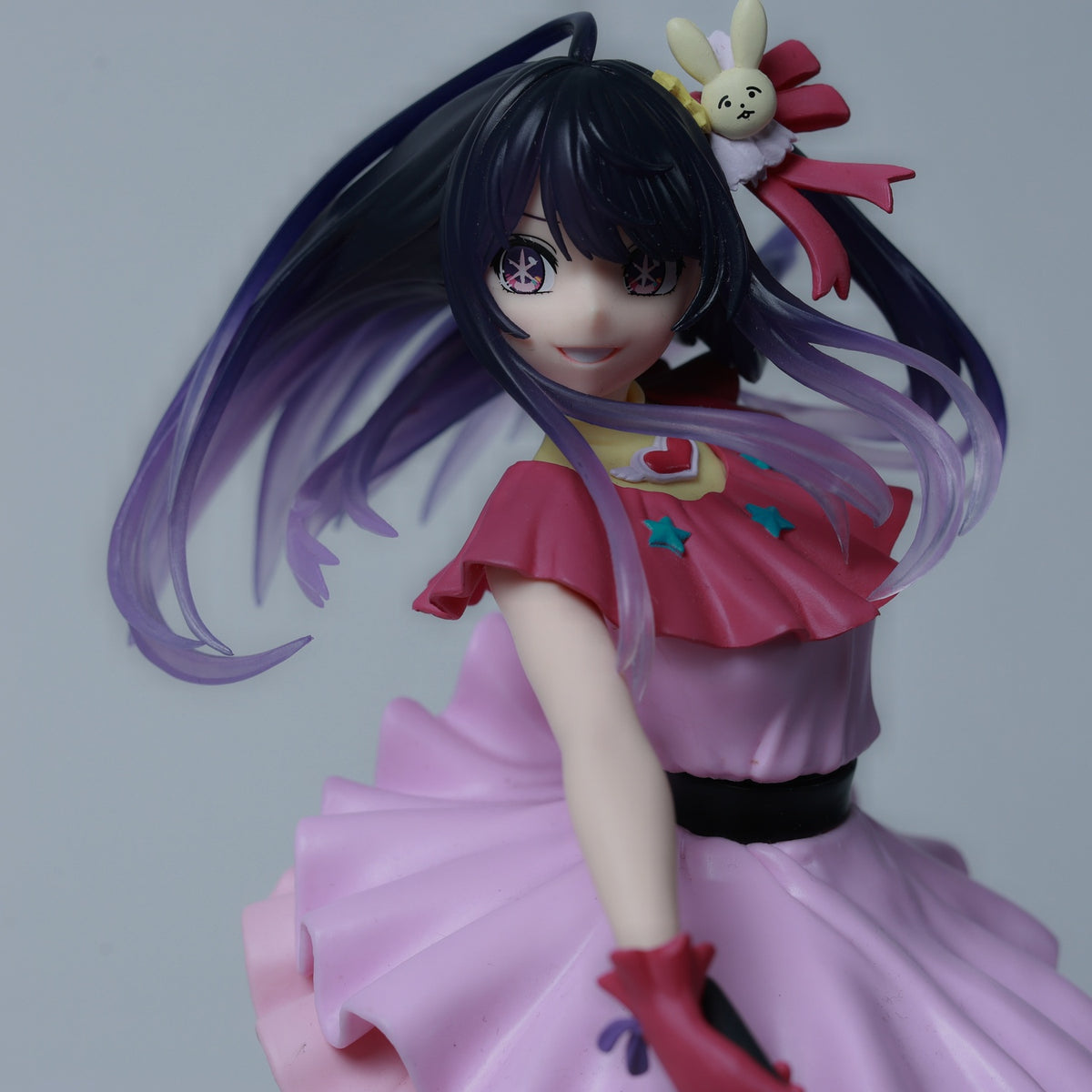 Oshi No Ko - Ai Hoshino - 18 cm Anime Statue mit Sockel - Zustand Sehr Gut