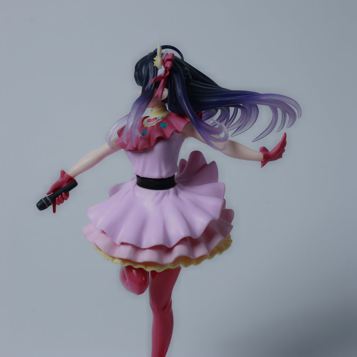 Oshi No Ko - Ai Hoshino - 18 cm Anime Statue mit Sockel - Zustand Sehr Gut