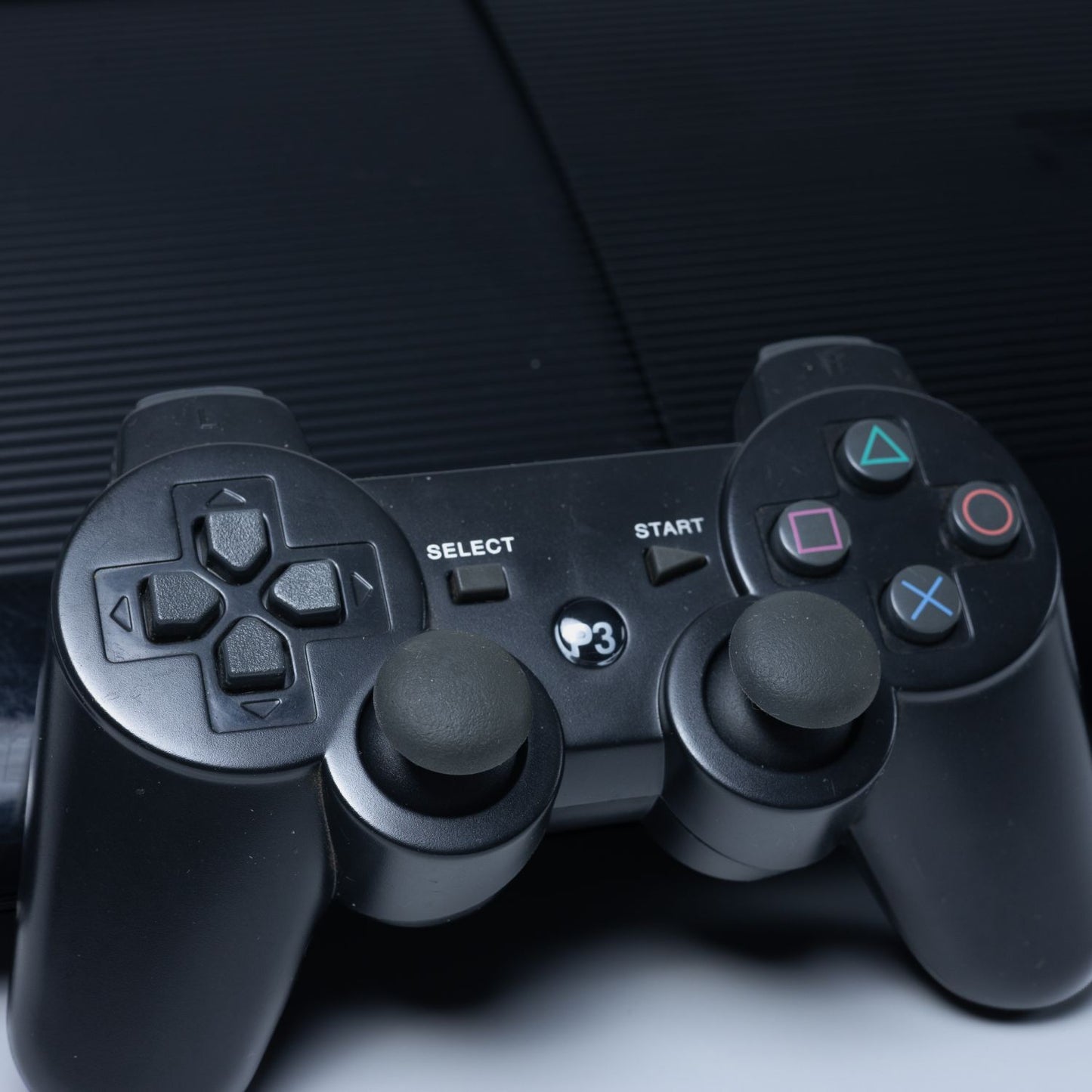 Playstation 3 (PS3) Ultra Slim Konsole - PAL - mit 2 Controller (1x Dualshock 3)