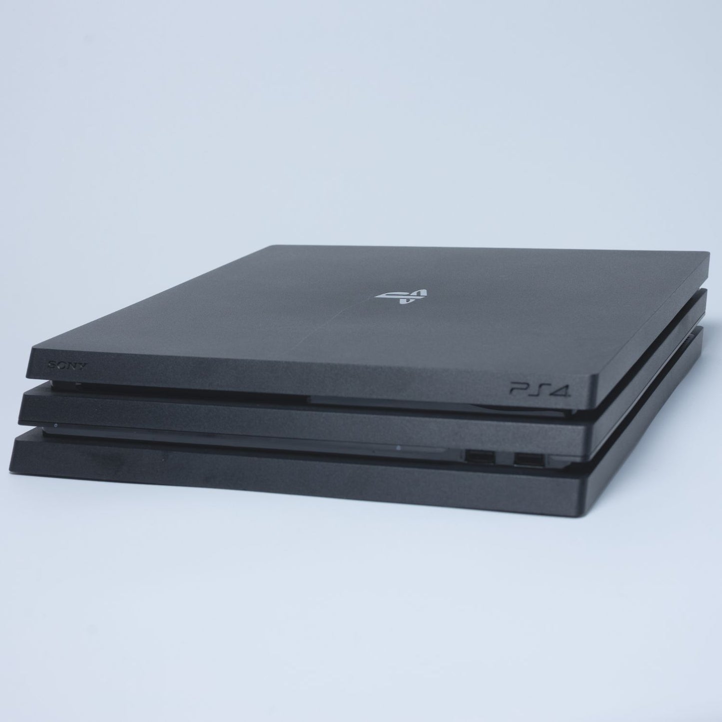 Playstation 4 PRO / PS4 mit 2 Controllern - Gebraucht - Funktion getestet