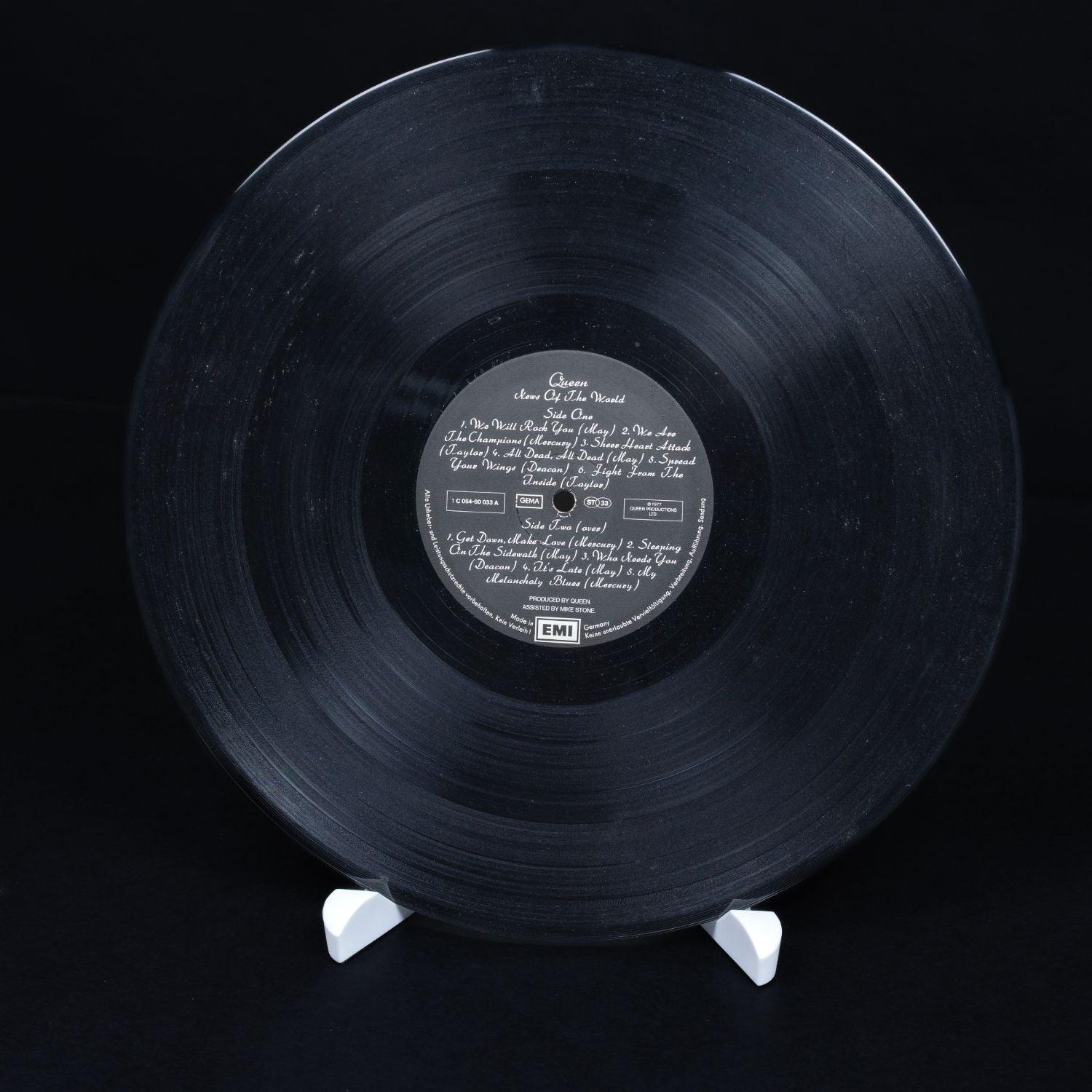 queen-news-of-the-world-vinyl-lp-12-schallplatte-vg-vg-7 - Utopia Collectibles