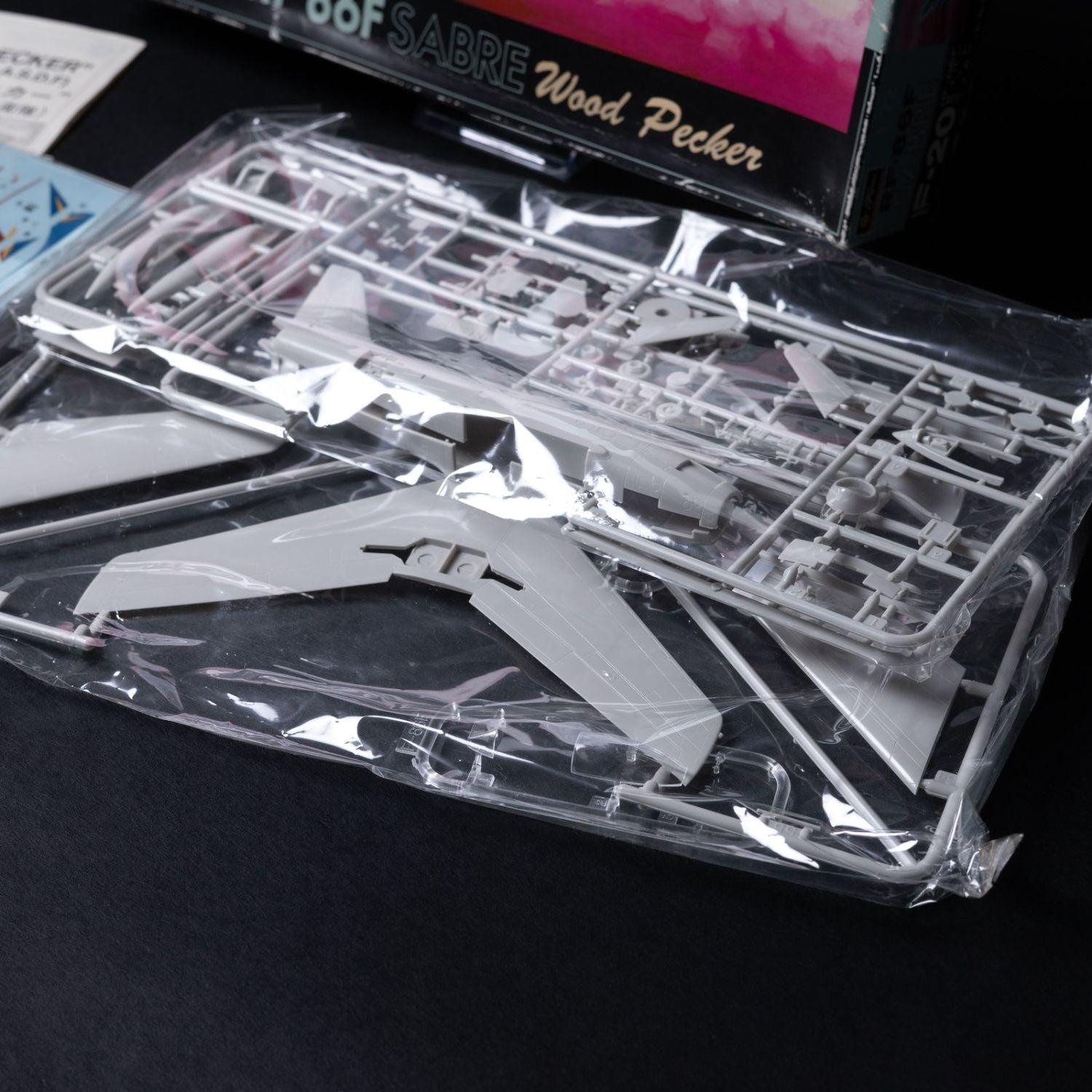 rf-86f-sabre-wood-pecker-bausatz-modell-f20-800-massstab-172-sealed-bags-5 - Utopia Collectibles