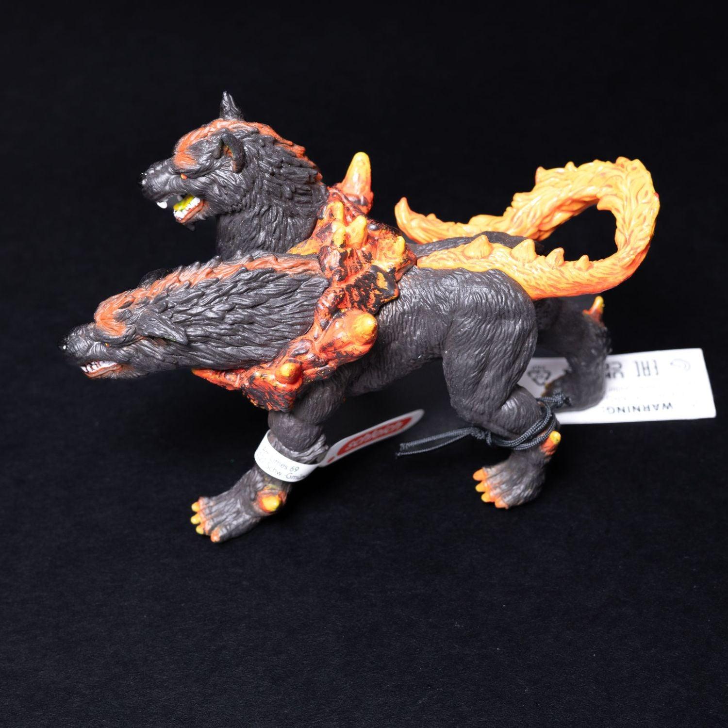 schleich-tier-figur-eldrado-hoellenhund-modell-42451-mit-faehnchen-etikett-4 - Utopia Collectibles