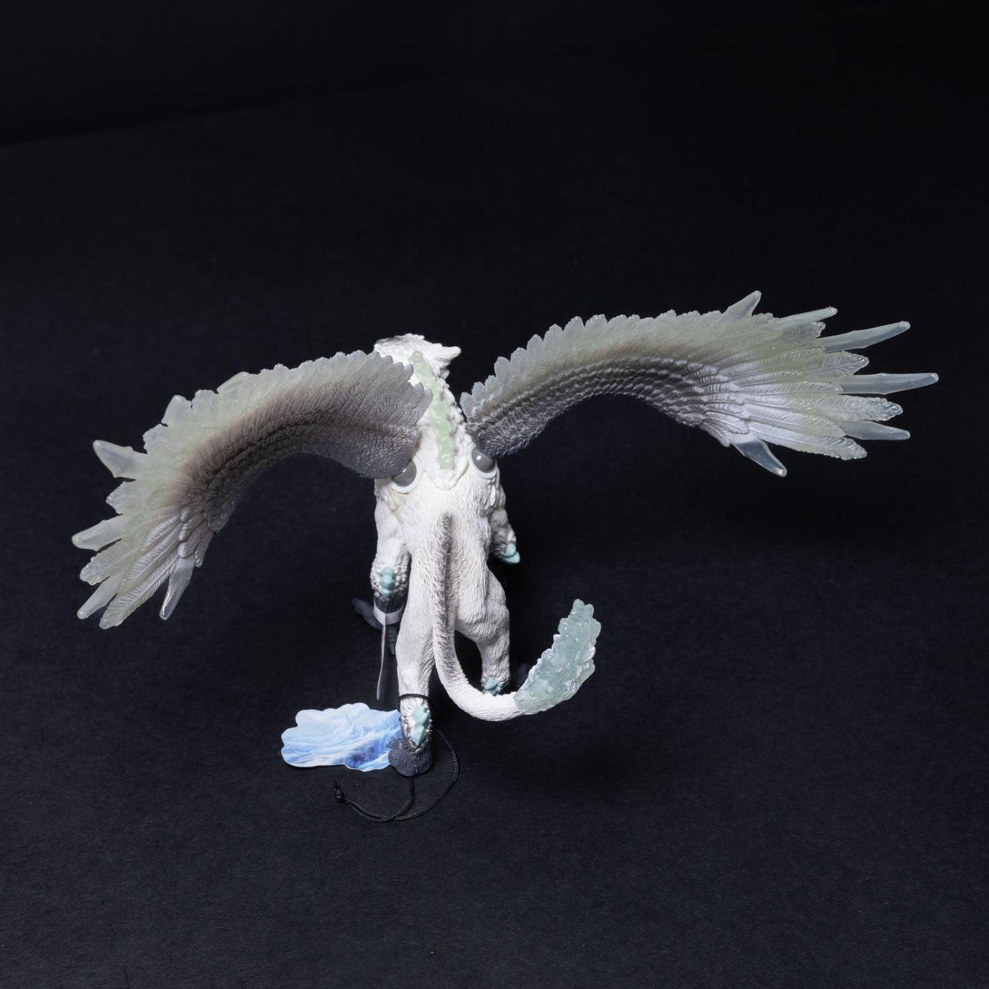 schleich-tier-figur-eldrador-eis-greif-modell-70143-mit-faehnchen-etikett-3 - Utopia Collectibles