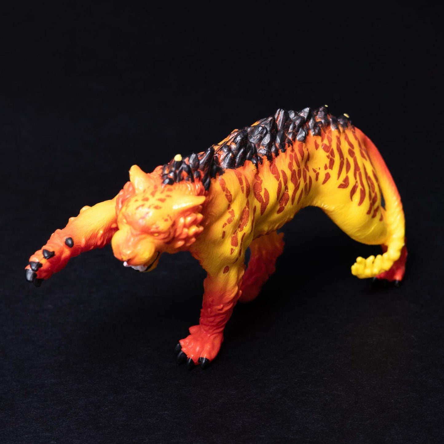 schleich-tier-figur-eldrador-lavatiger-modell-70148-zustand-gut-1 - Utopia Collectibles