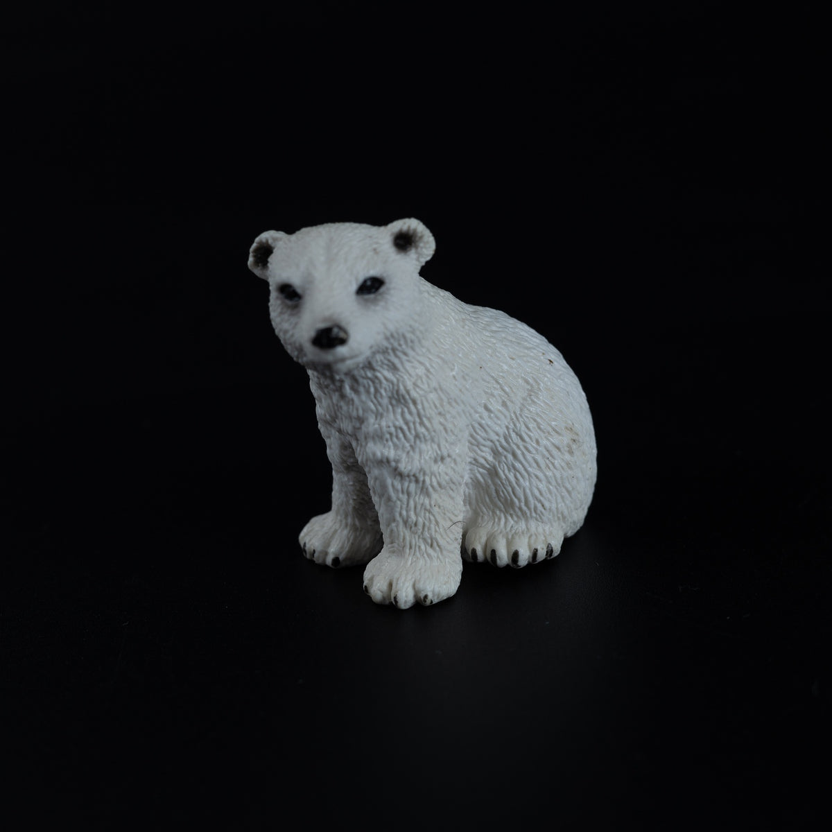 Schleich Tier Figur: Junger Eisbär sitzend (2011) - 14660 - Zustand Sehr Gut
