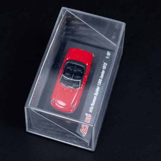 schuco-alfa-romeo-spider-1300-junior-1987-187-mit-mini-showcase-neuwertig-2 - Utopia Collectibles