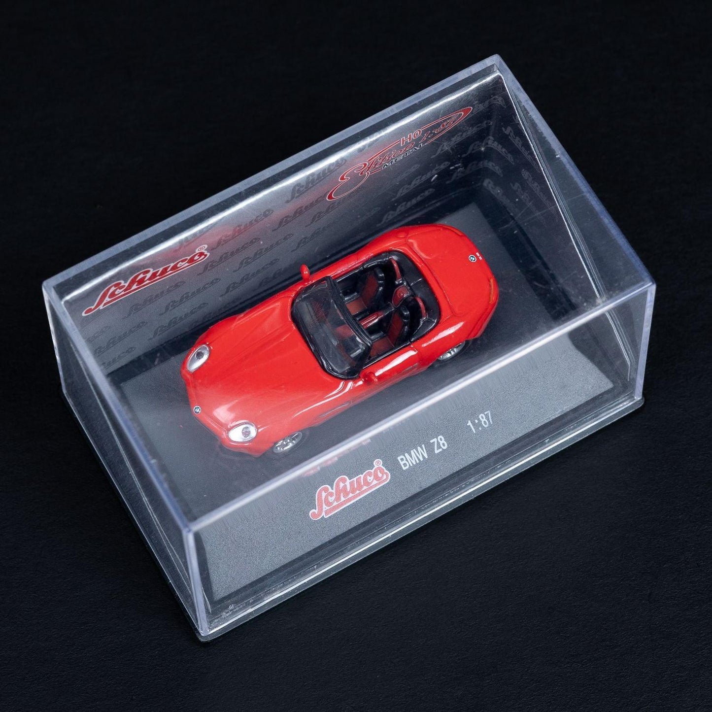 Schuco BMW Z8 Rot - Modellauto Maßstab 1:87 mit Mini-Showcase - Neuwertig