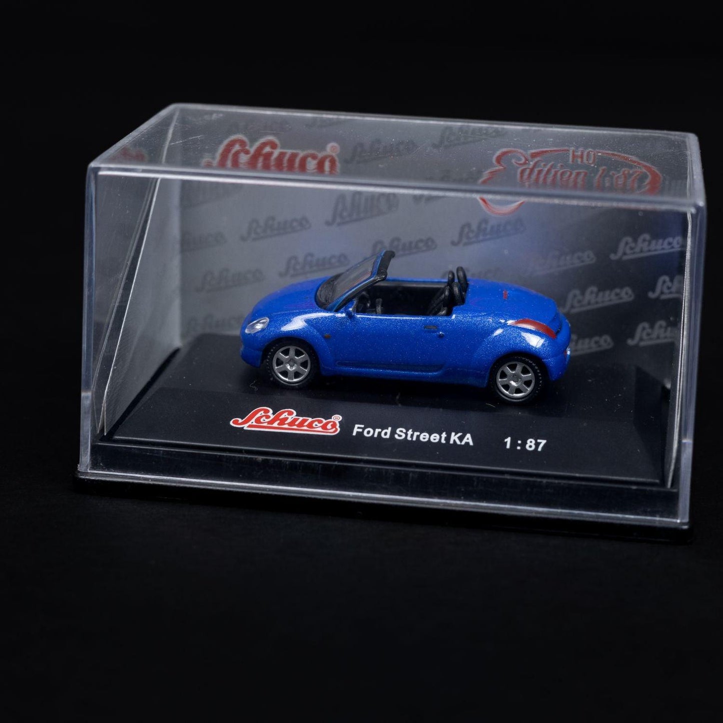 schuco-ford-street-ka-modellauto-massstab-187-mit-mini-showcase-neuwertig-1 - Utopia Collectibles
