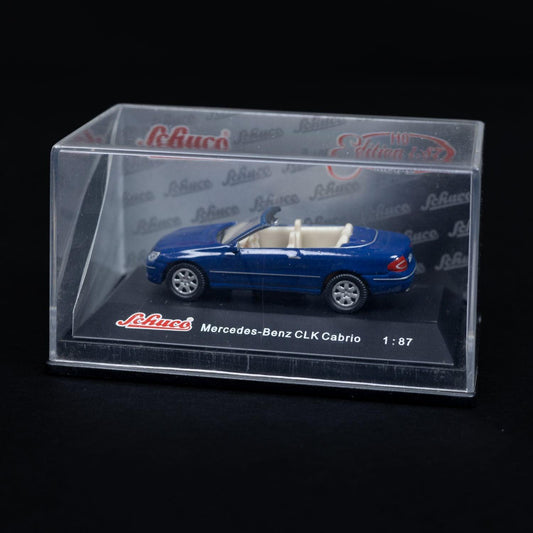 schuco-mercedes-benz-clk-cabrio-modellauto-187-mit-mini-showcase-neuwertig-1 - Utopia Collectibles