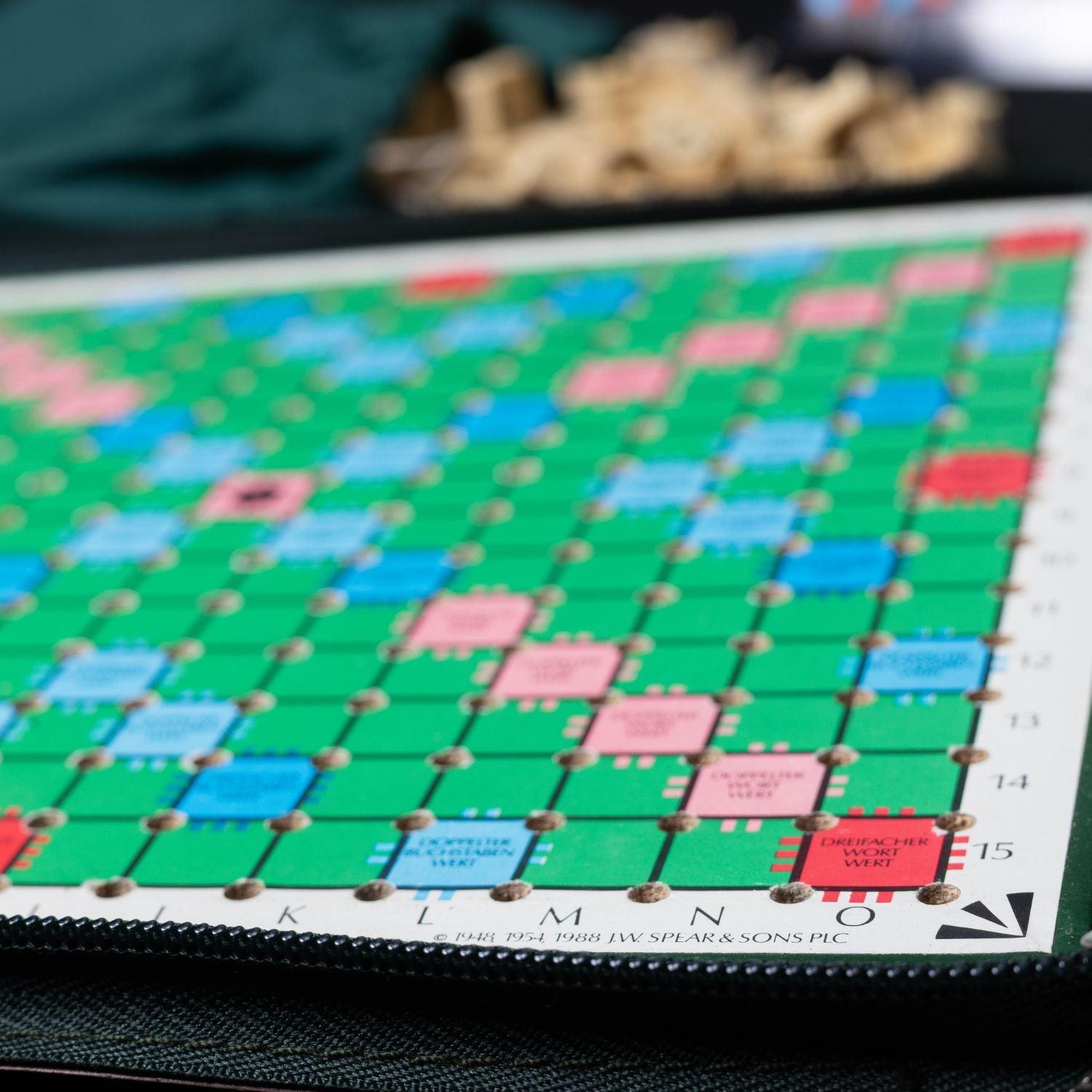 scrabble-reise-edition-in-gepolsterter-reissverschlusstasche-steine-vollstaendig-8 - Utopia Collectibles