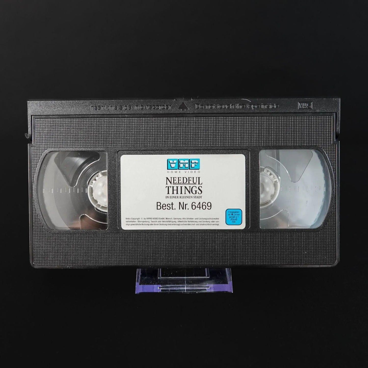 stephen-king-in-einer-kleinen-stadt-needful-things-vhs-max-von-sydow-vmp-5 - Utopia Collectibles