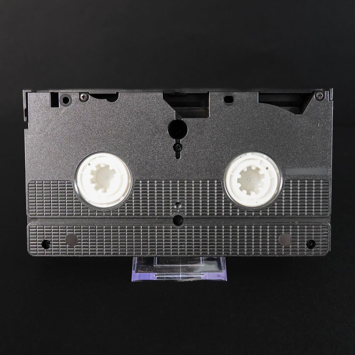 stephen-king-in-einer-kleinen-stadt-needful-things-vhs-max-von-sydow-vmp-6 - Utopia Collectibles