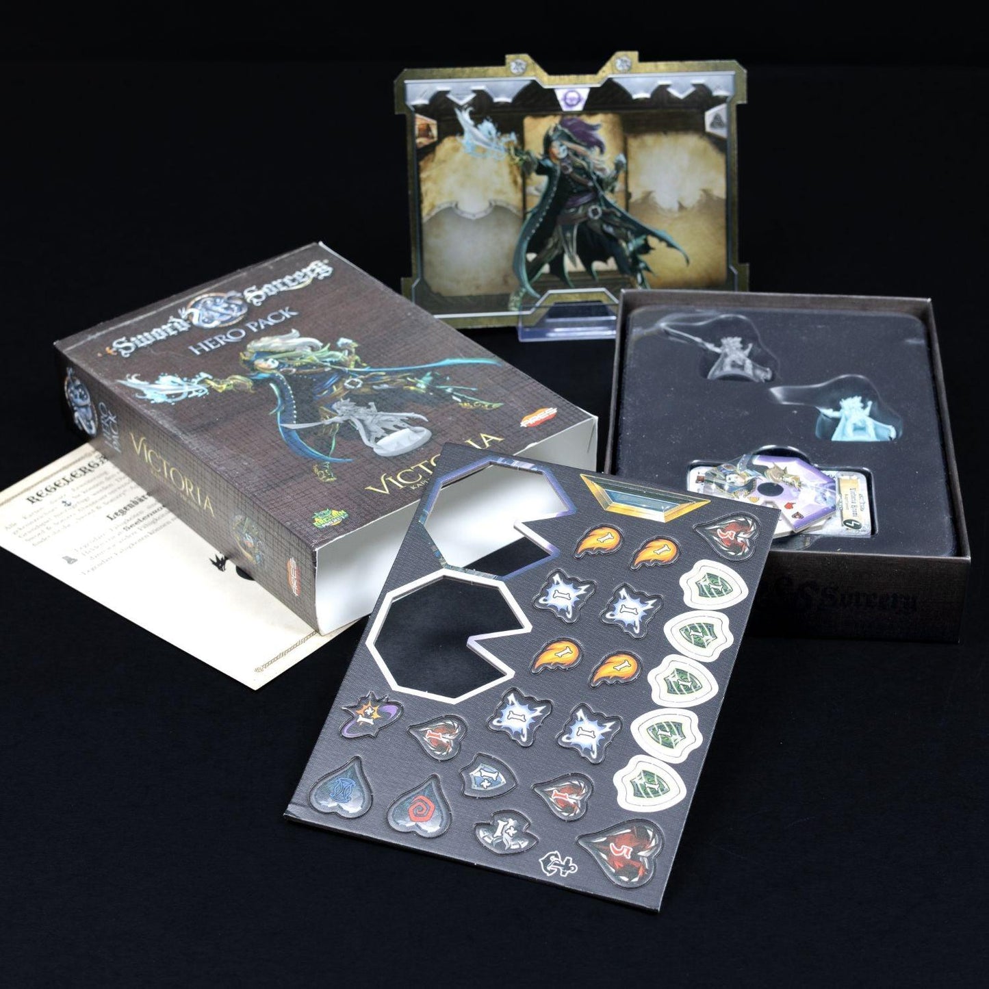 sword-sorcery-brettspiel-hero-pack-erweiterung-victoria-zust-neuwertig-3 - Utopia Collectibles