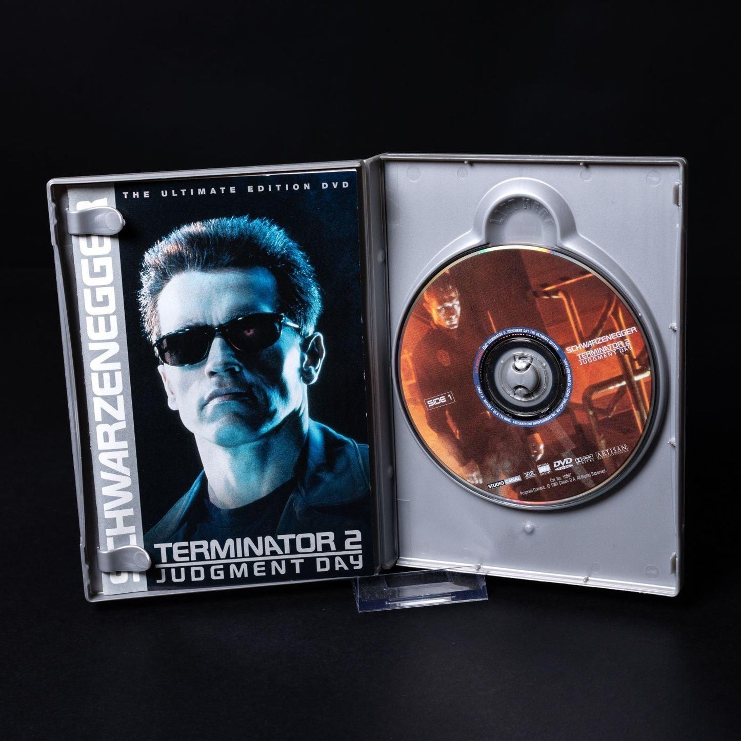 t2-terminator-judgement-day-the-ultimate-edition-dvd-englisch-gebraucht-4 - Utopia Collectibles
