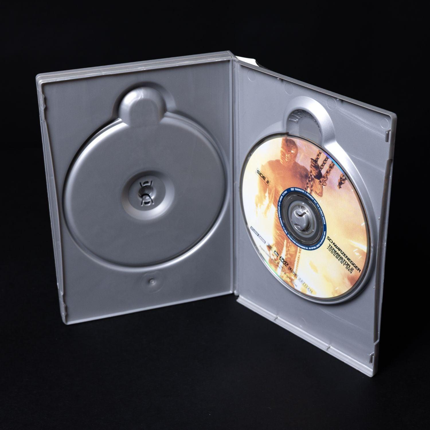 t2-terminator-judgement-day-the-ultimate-edition-dvd-englisch-gebraucht-5 - Utopia Collectibles