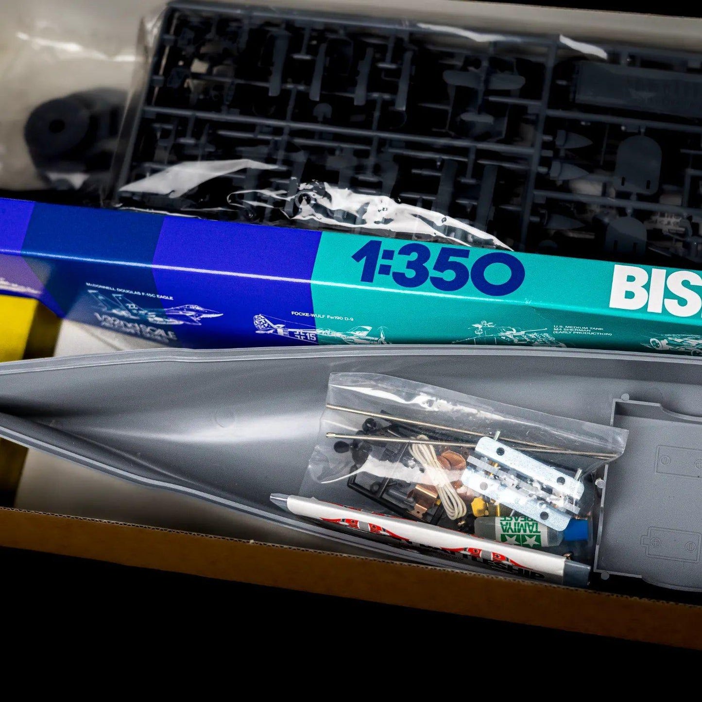tamiya-battleship-bismarck-modell-78001-1350-sealed-bags-mit-decals-6 - Utopia Collectibles
