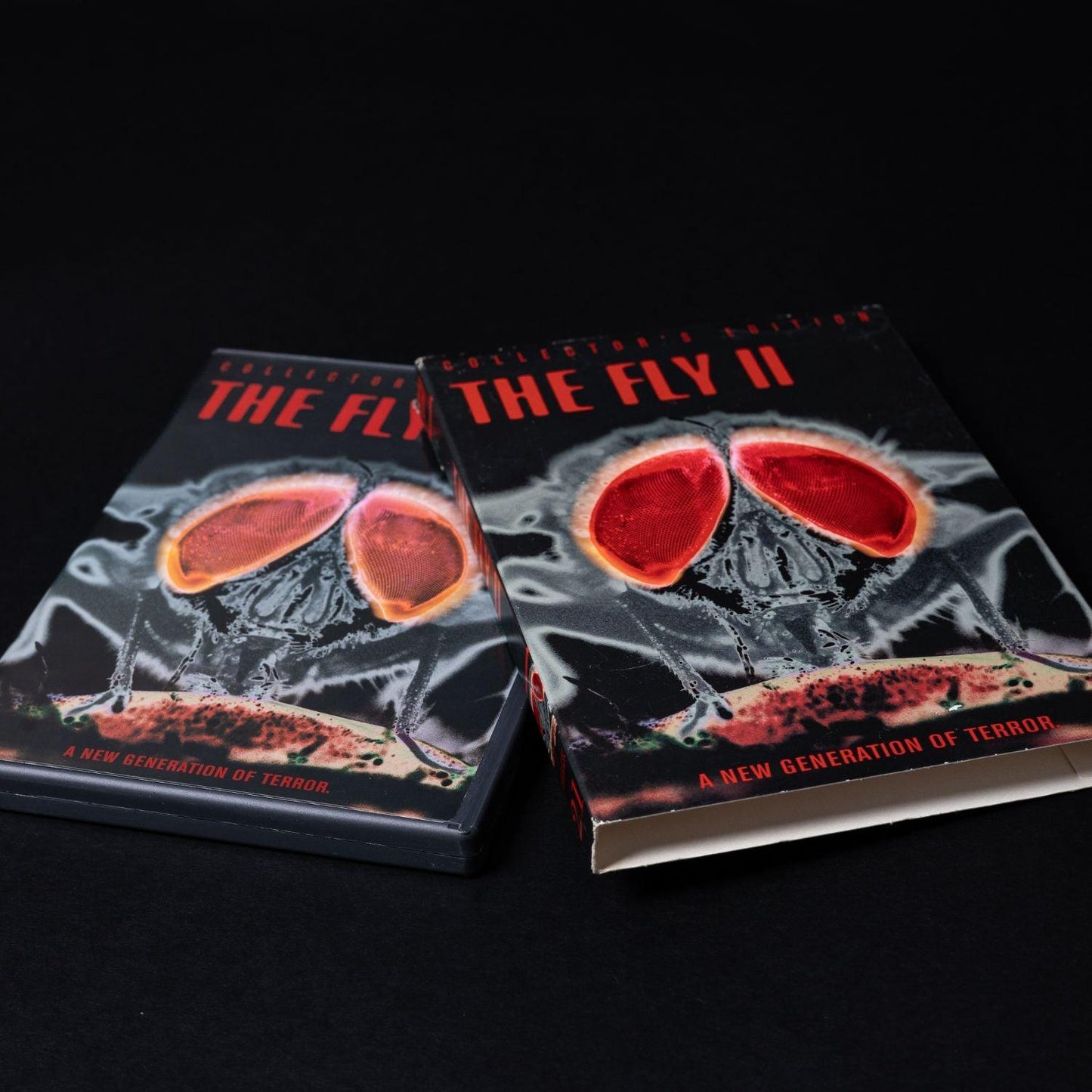 the-fly-2-collectors-edition-2-disc-dvd-set-mit-schuber-englisch-gebraucht-3 - Utopia Collectibles
