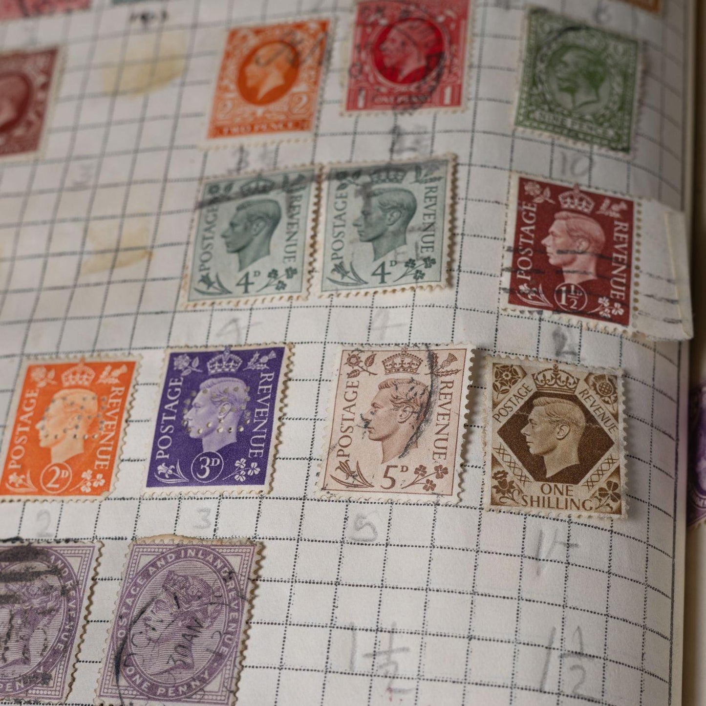 The Wanderer Album - Vintage Briefmarken Sammlung nach Land - teilweise befüllt
