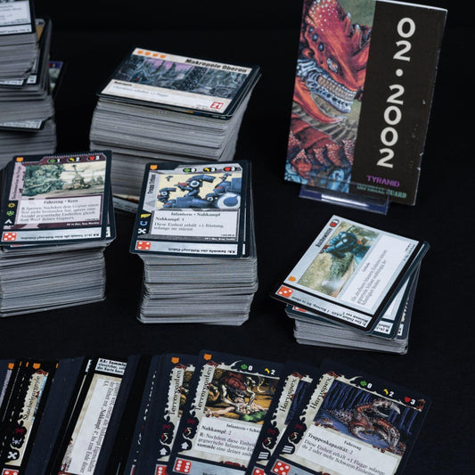 Warhammer 40k - CCG Konvolut - ca. 1300 Karten + Handbücher + Oversized Cards