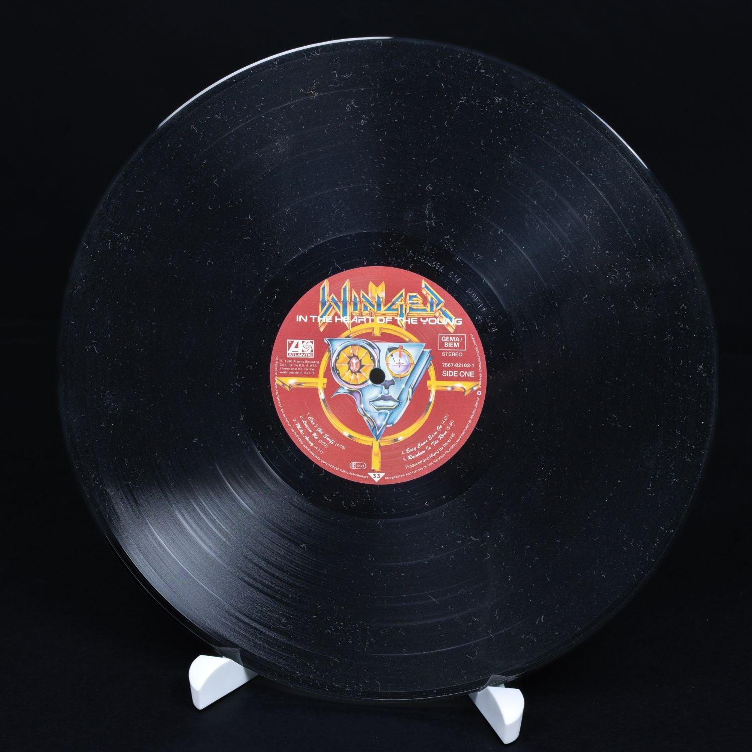 winger-in-the-heart-of-the-young-vinyl-lp-12-schallplatte-vg-vg-5 - Utopia Collectibles