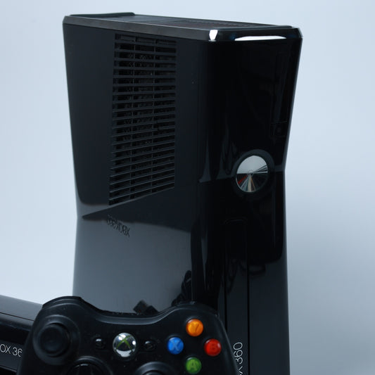 XBOX 360 S Konsole - 250 GB - Model 1439 - mit Controller + Kinect - Zustand Gut