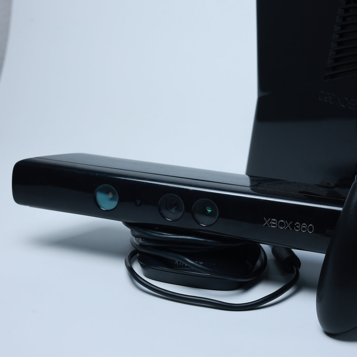XBOX 360 S Konsole - 250 GB - Model 1439 - mit Controller + Kinect - Zustand Gut